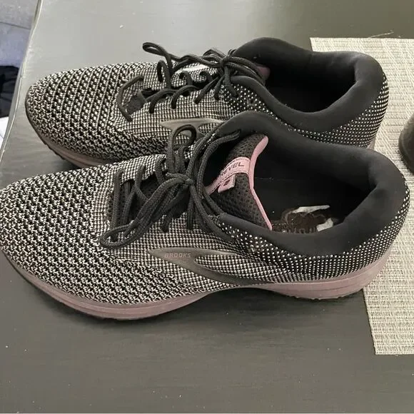 Brooks purple black Revel 2 laced low top running tennis shoes athletic men’s 10